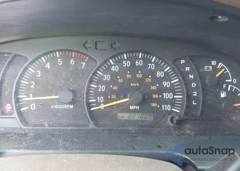 2001 Toyota Tundra Ltd V8 from USA, damaged, VIN 5TBBT48161S208475